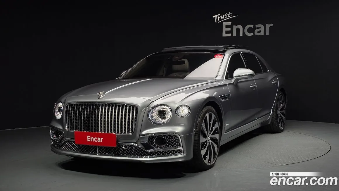 Bentley Flying Spur — фото 1