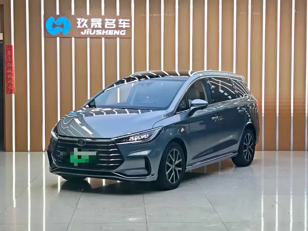 BYD MAX New Energy — фото 1