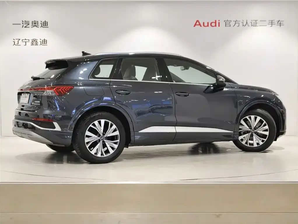 Audi Q4 e-tron — фото 4