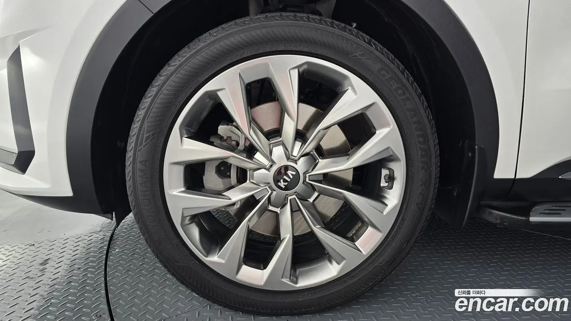 Kia Sorento — фото 5