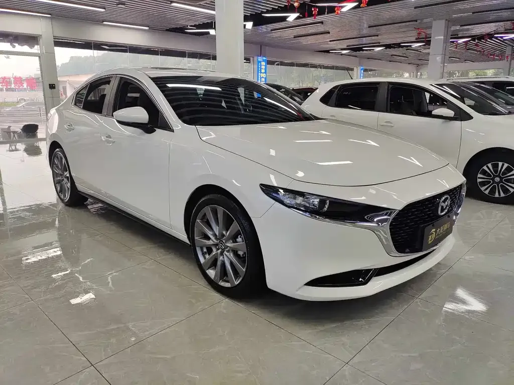 Mazda 3 Axela — фото 3
