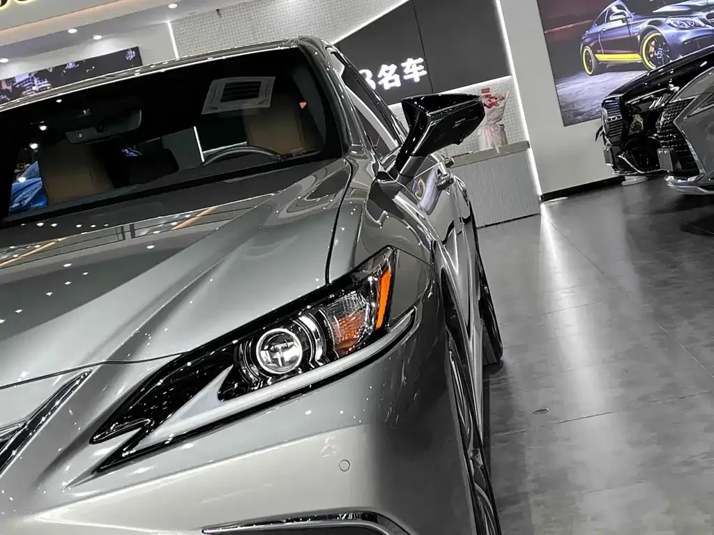 Lexus ES — фото 4