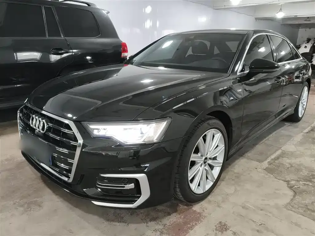 Audi A6L — фото 1