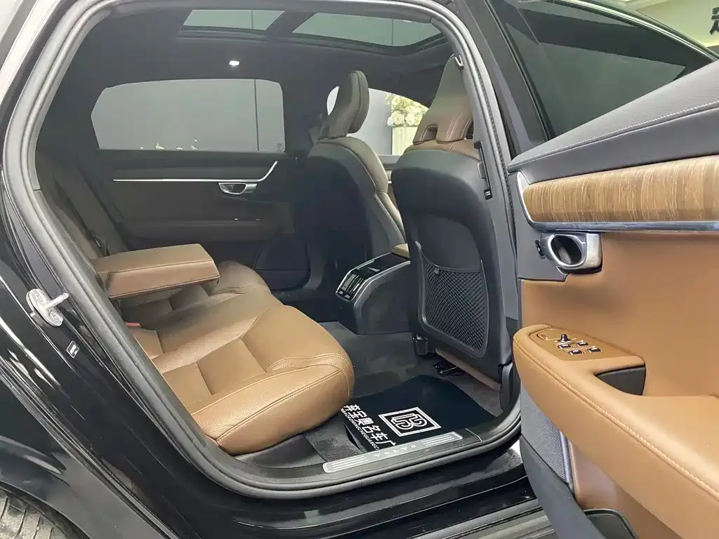 Volvo S90 — фото 9