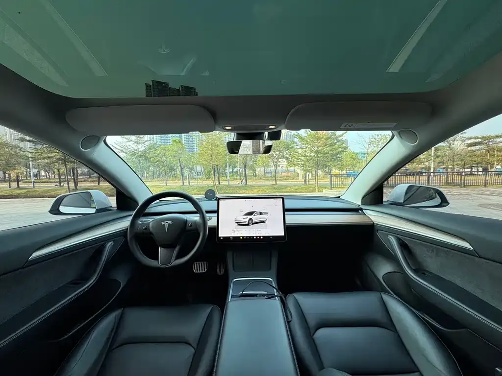 Tesla Model 3 — фото 10