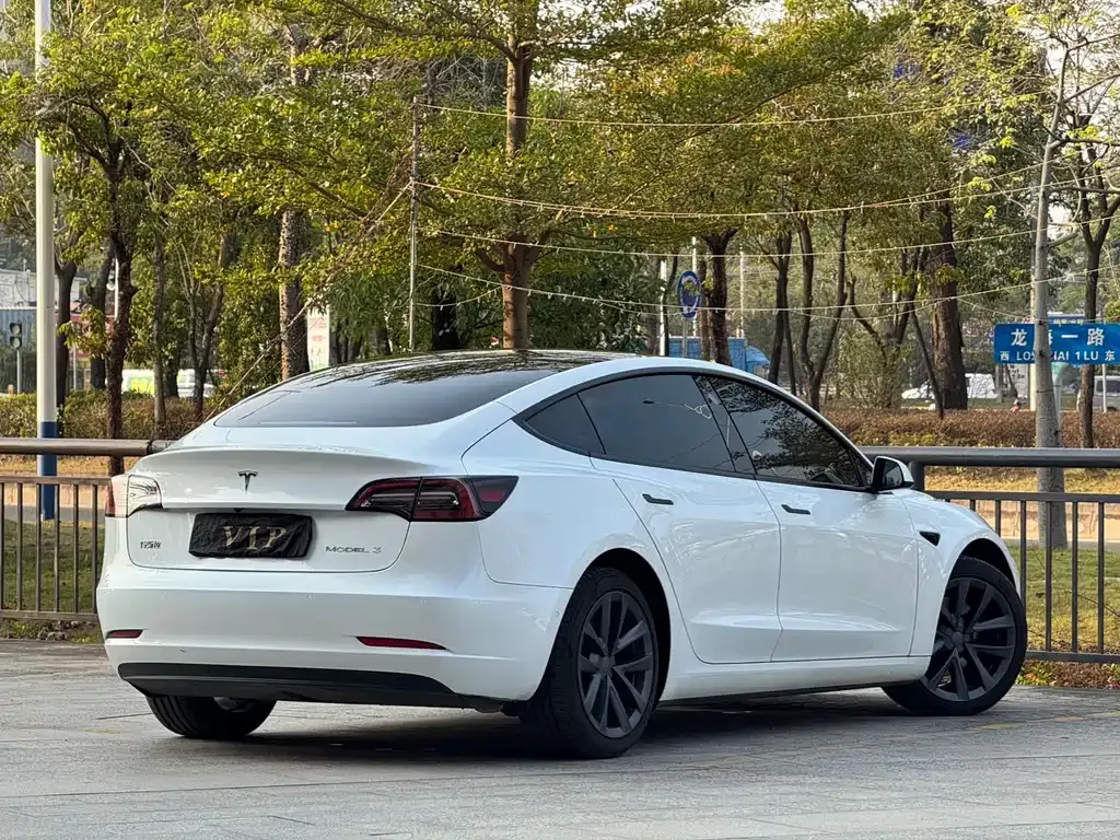 Tesla Model 3 — фото 6