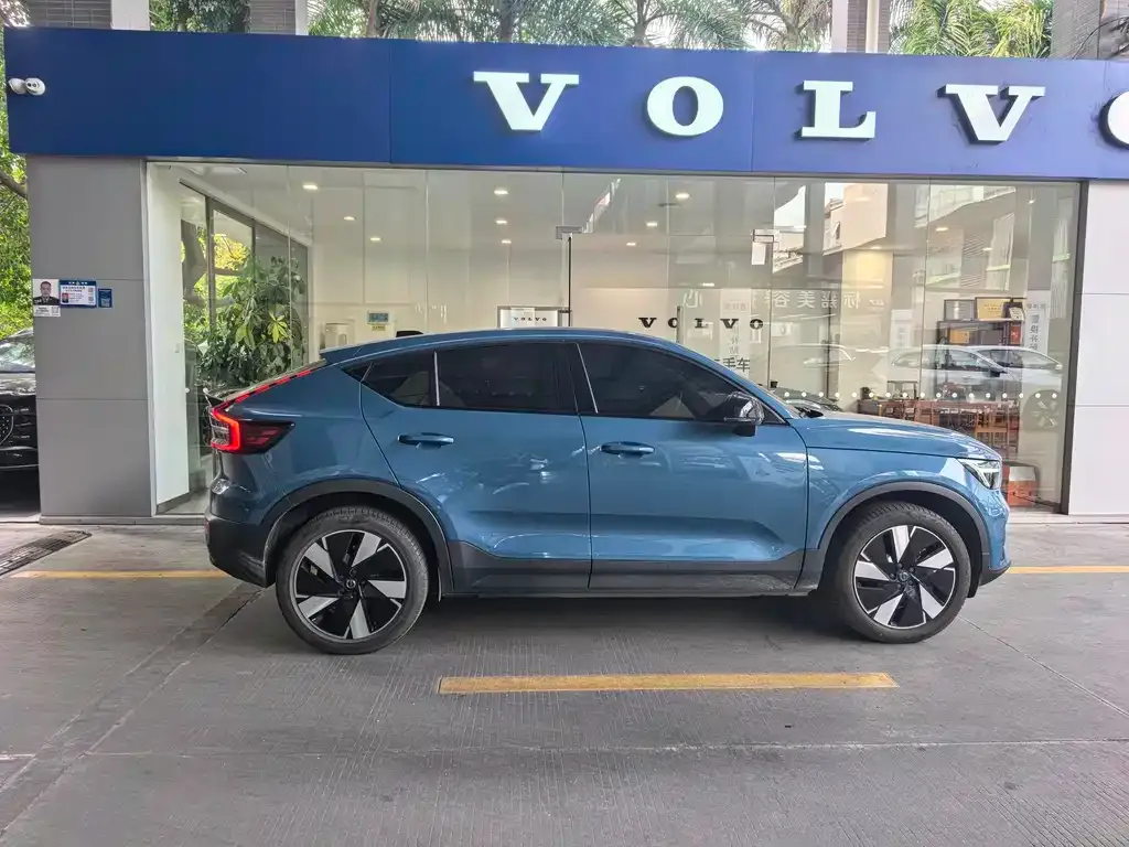 Volvo C40 — фото 4