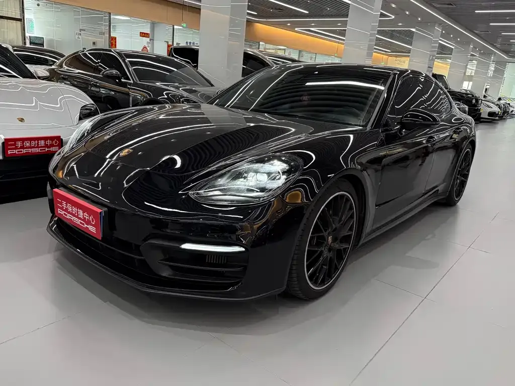 Porsche Panamera — фото 1
