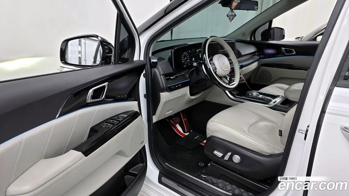 Kia Carnival — фото 10