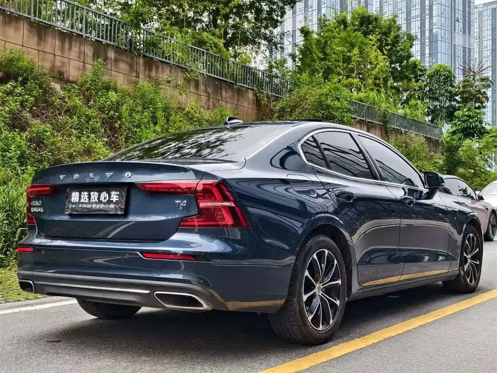 Volvo S60 — фото 4