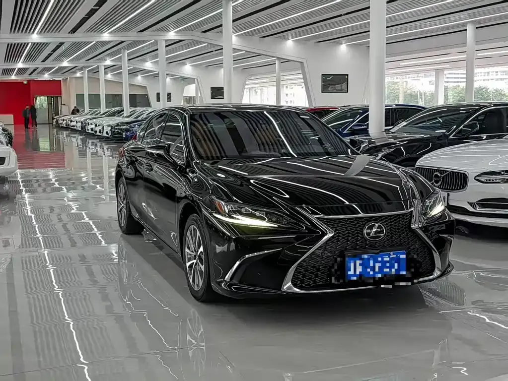 Lexus ES — фото 3