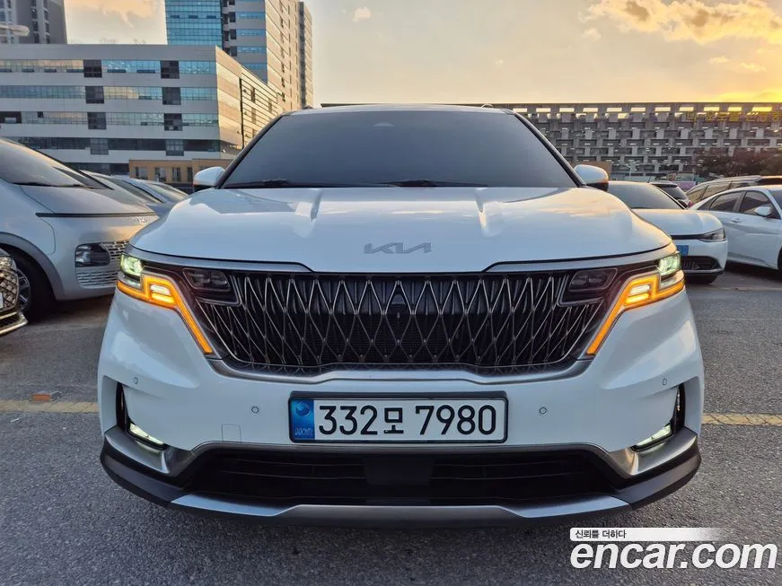 Kia Carnival — фото 1