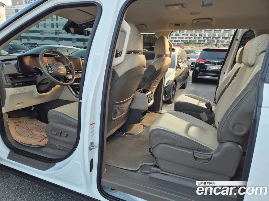 Kia Carnival — фото 10