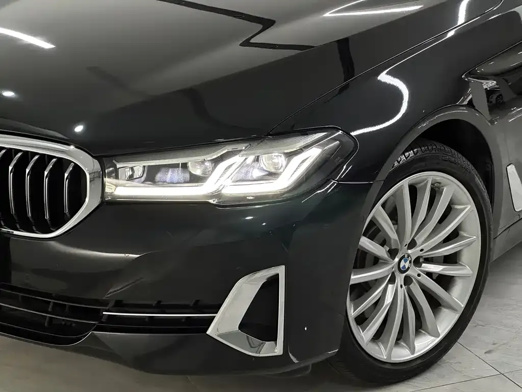 BMW 5 Series — фото 6