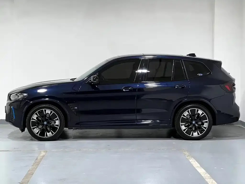 BMW iX3 — фото 4