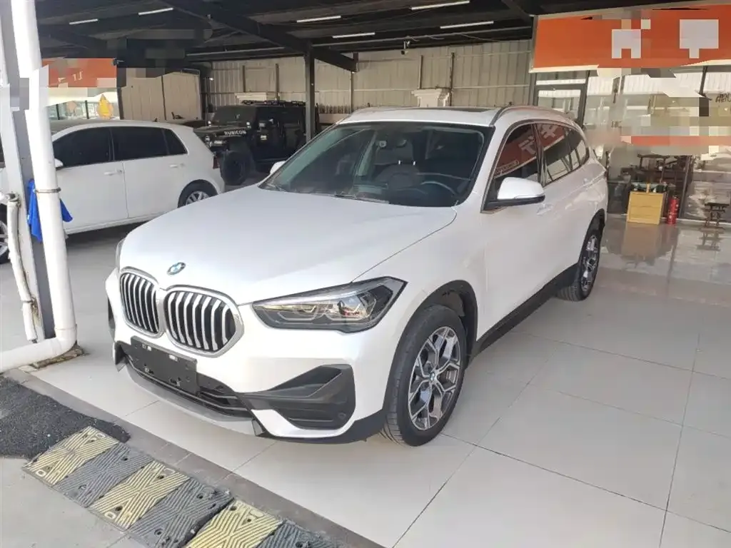 BMW X1 — фото 1