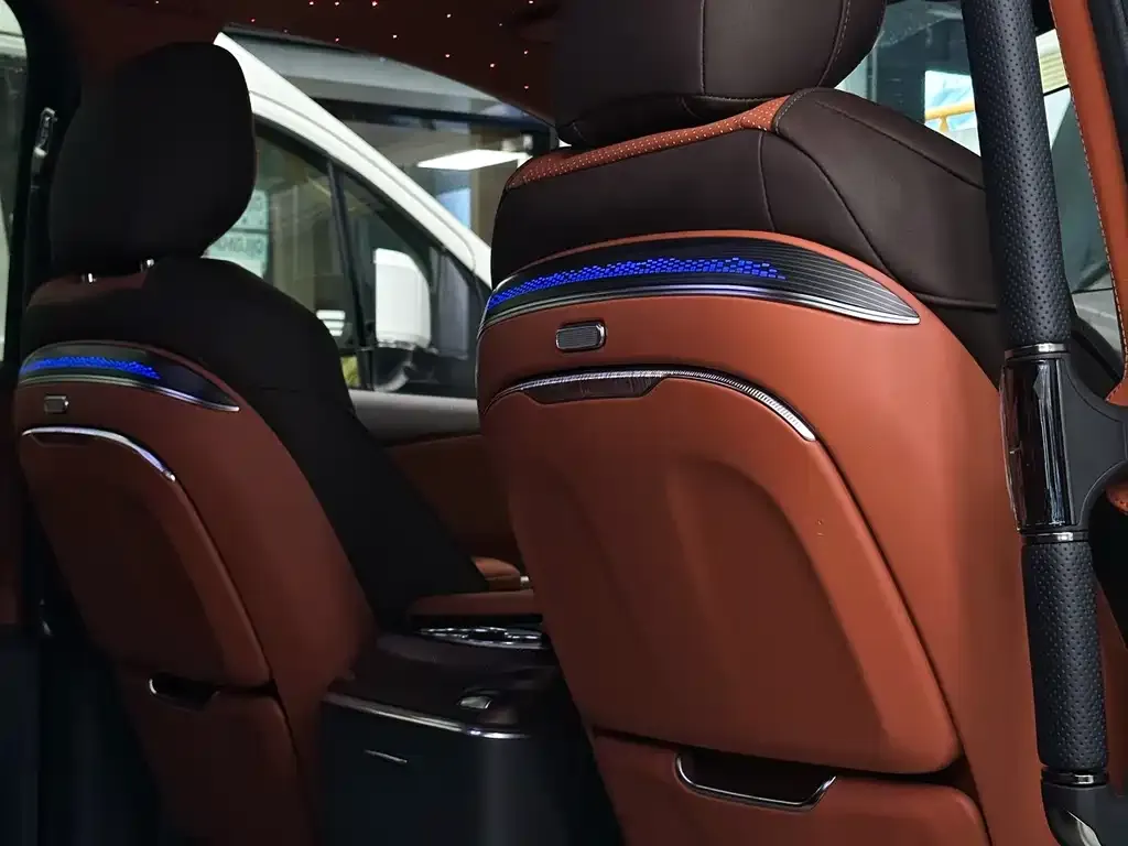 Toyota Granvia — фото 6