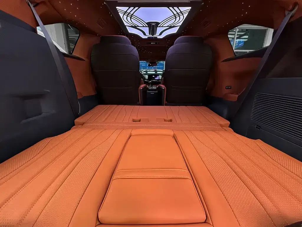 Toyota Granvia — фото 7