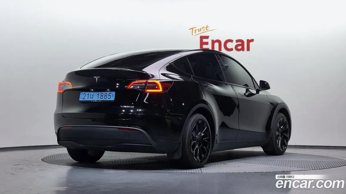 Tesla Model Y — фото 2