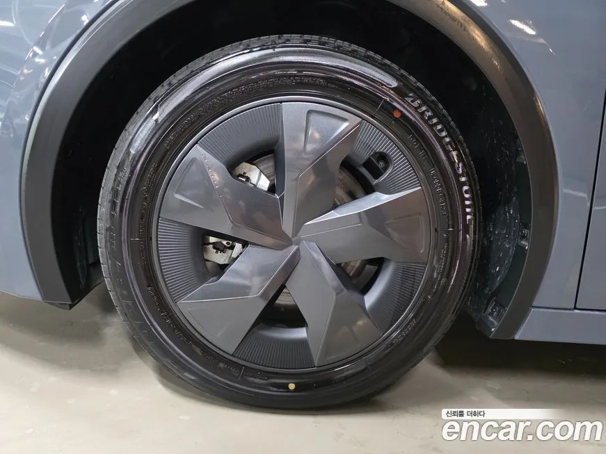 Toyota Prius — фото 5