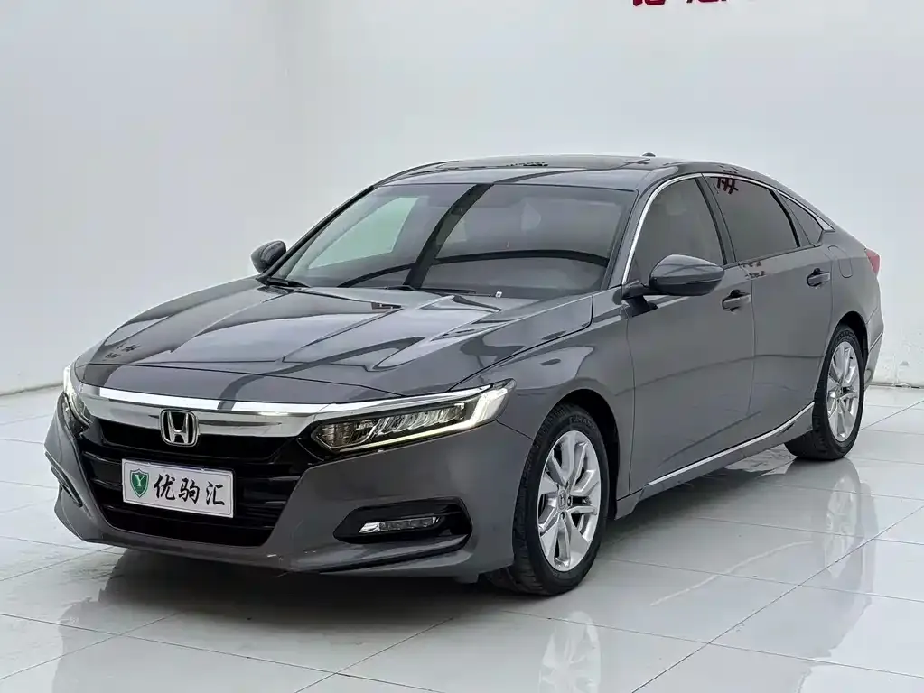 Honda Accord — фото 1