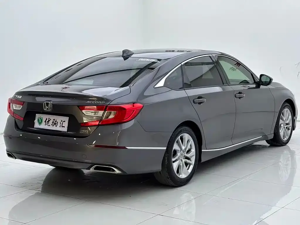 Honda Accord — фото 6
