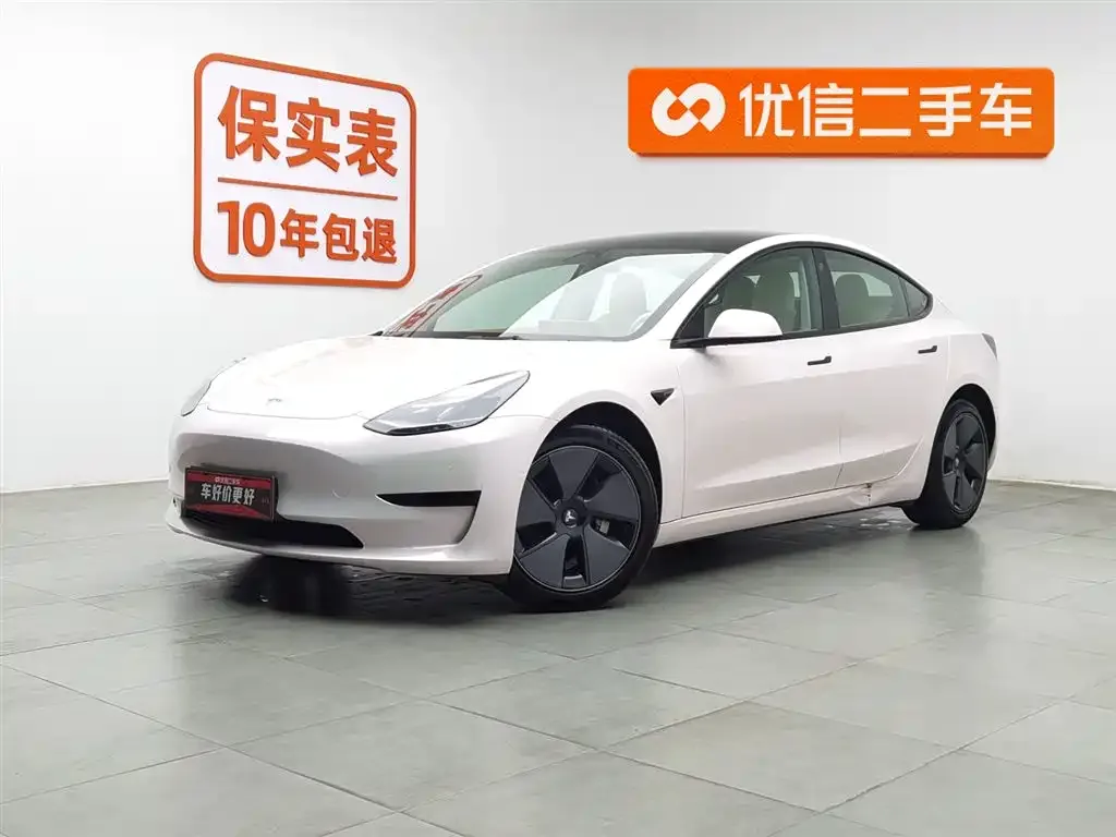 Tesla Model 3 — фото 1