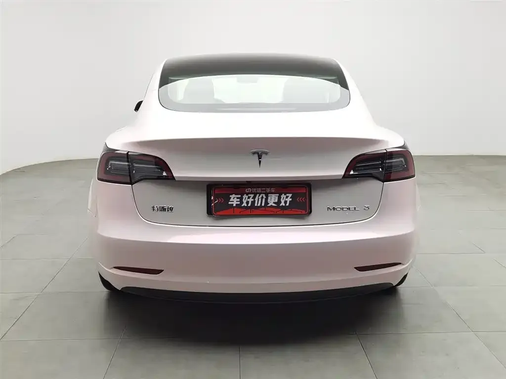 Tesla Model 3 — фото 4