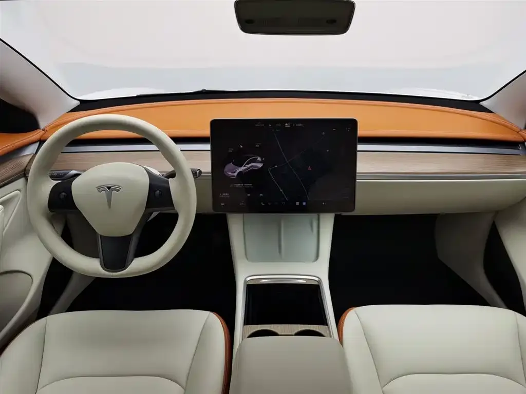 Tesla Model 3 — фото 5