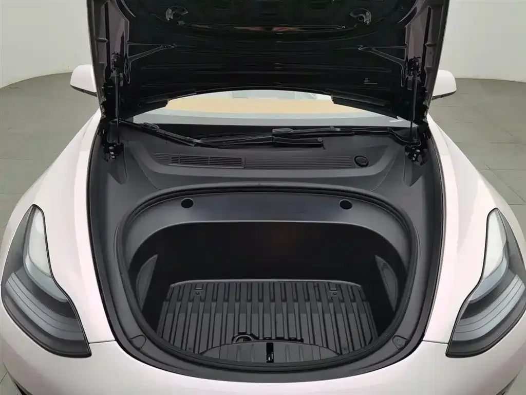Tesla Model 3 — фото 6