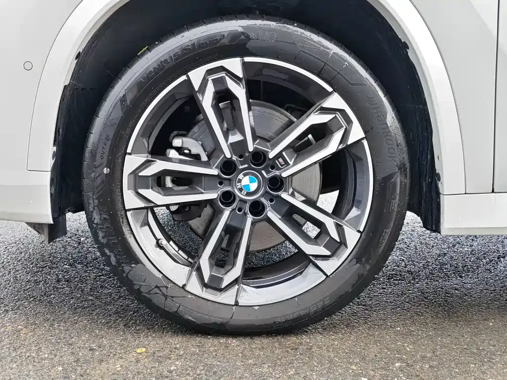 BMW X1 — фото 9