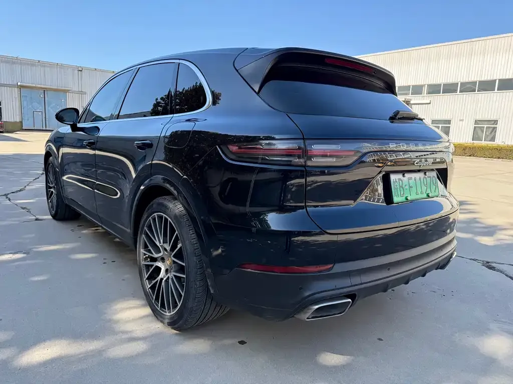 Porsche Cayenne Hybrid — фото 6