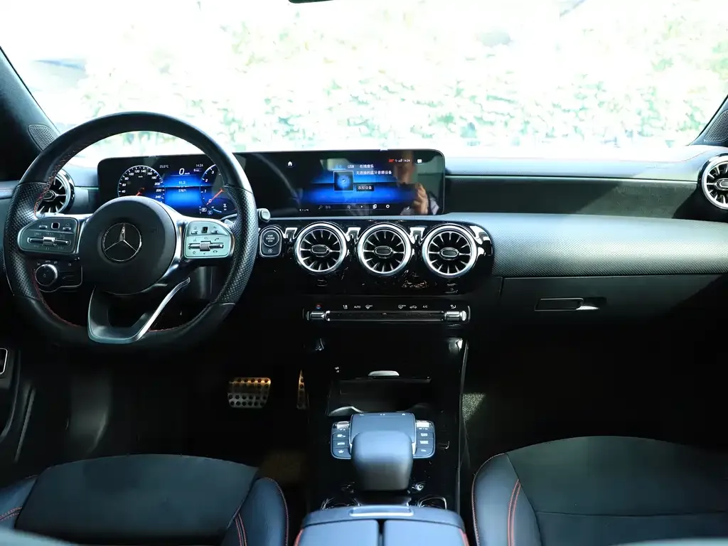 Mercedes-Benz CLA (Import) — фото 10