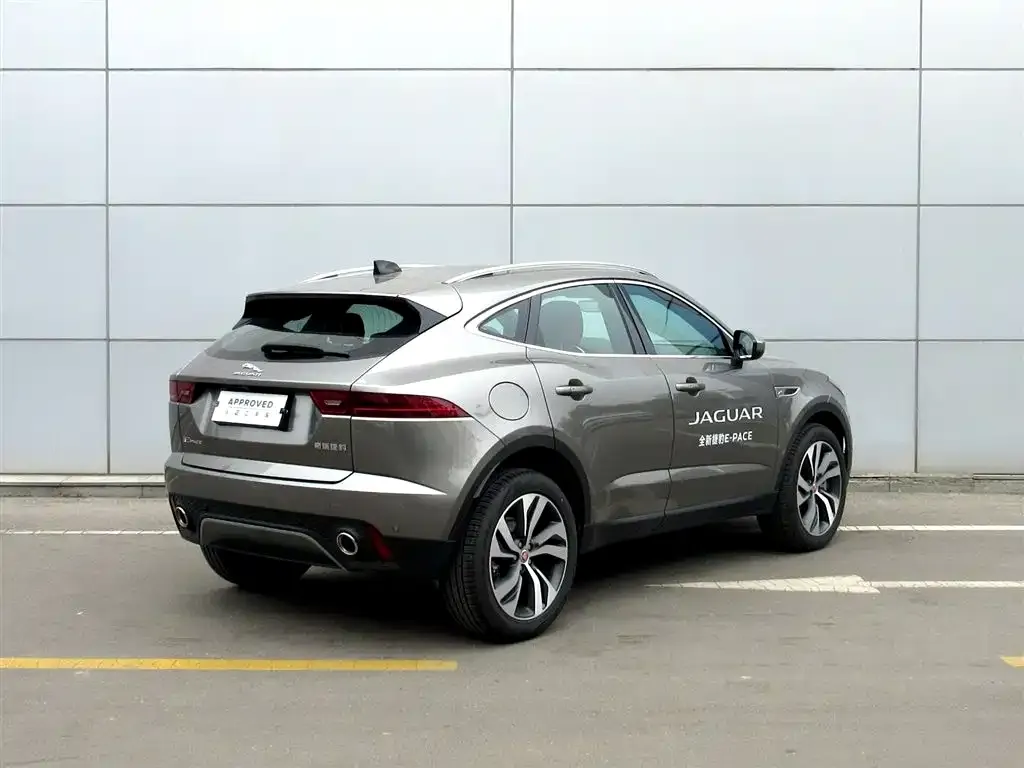 Jaguar E-PACE — фото 2