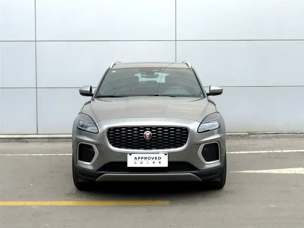 Jaguar E-PACE — фото 3