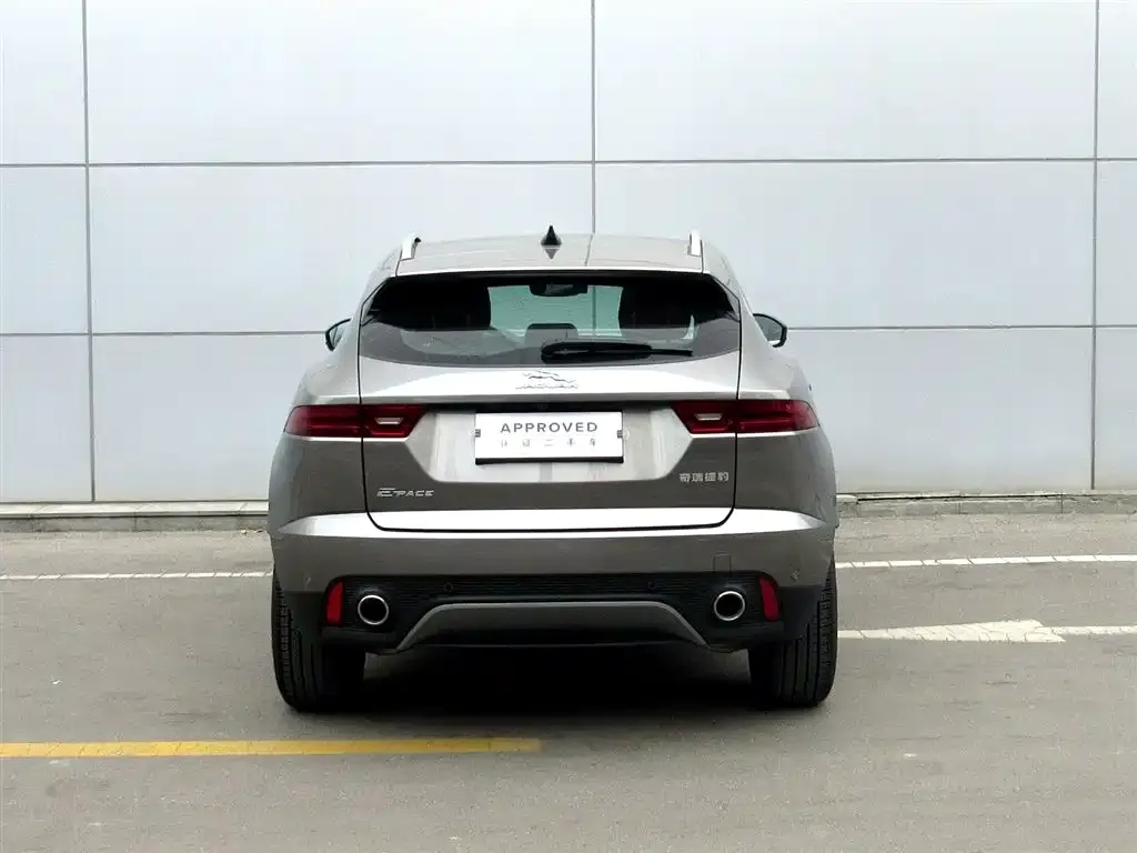 Jaguar E-PACE — фото 4
