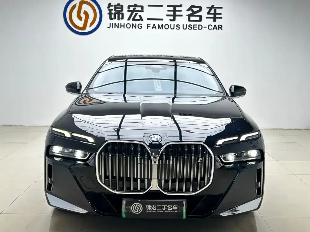 BMW i7 — фото 2