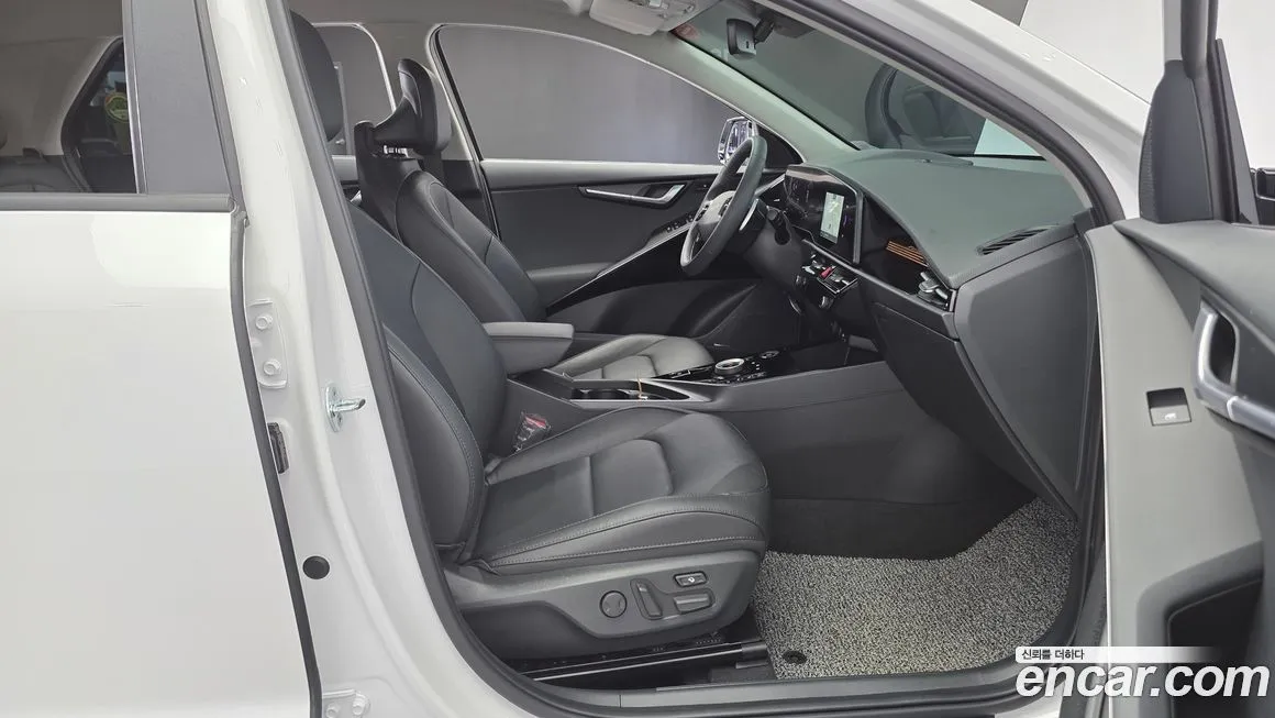 Kia Niro — фото 10