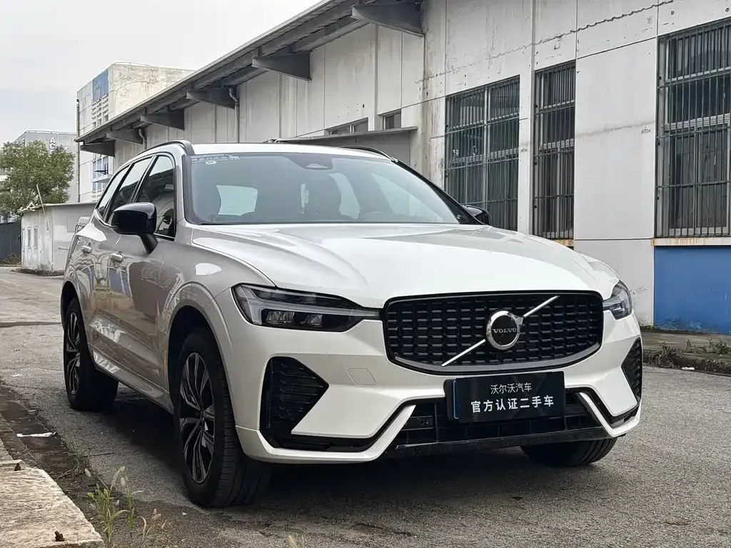 Volvo XC60 — фото 3