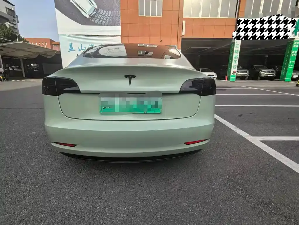 Tesla Model 3 — фото 10