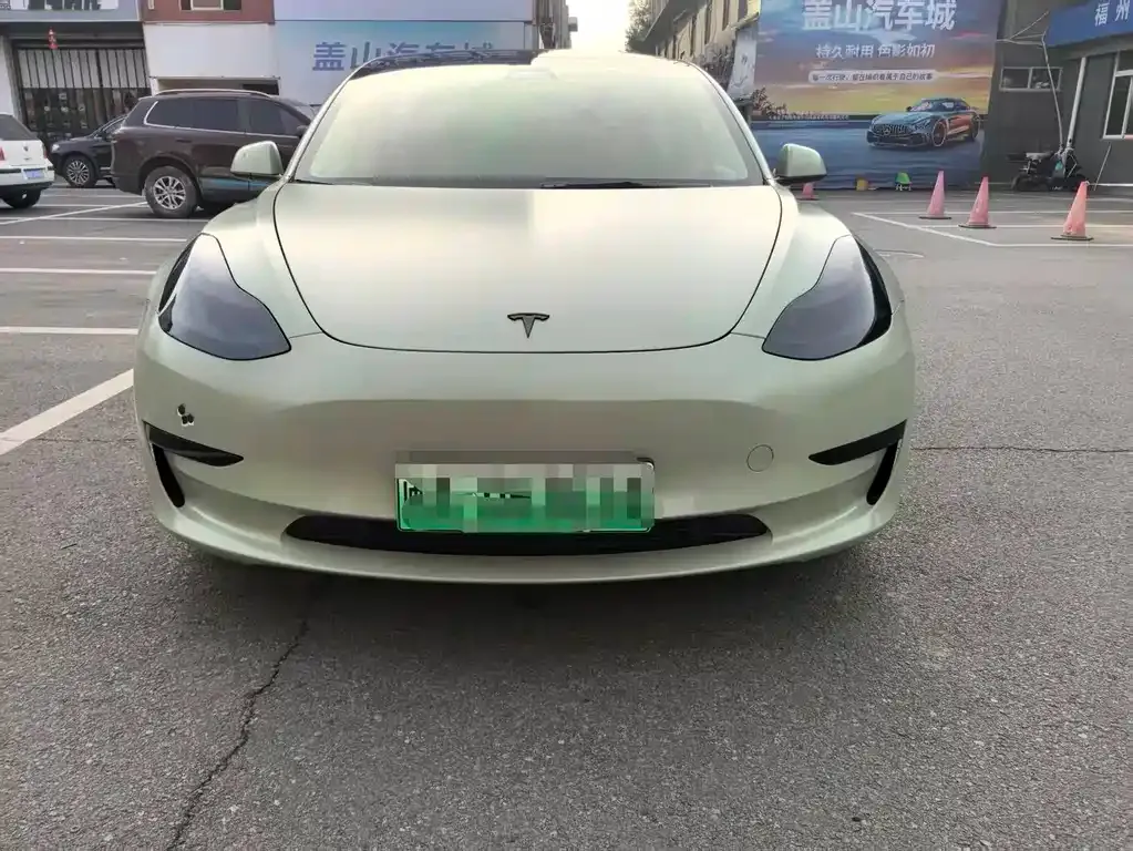 Tesla Model 3 — фото 2