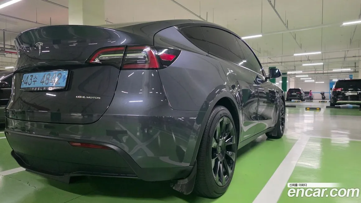 Tesla Model Y — фото 2