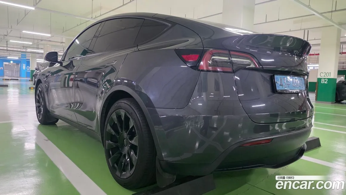 Tesla Model Y — фото 4