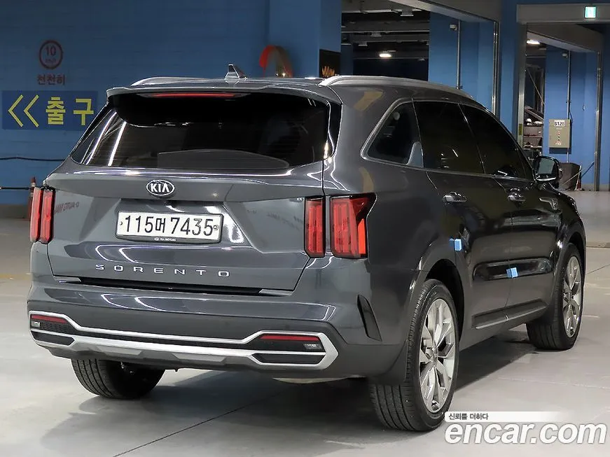 Kia Sorento — фото 4
