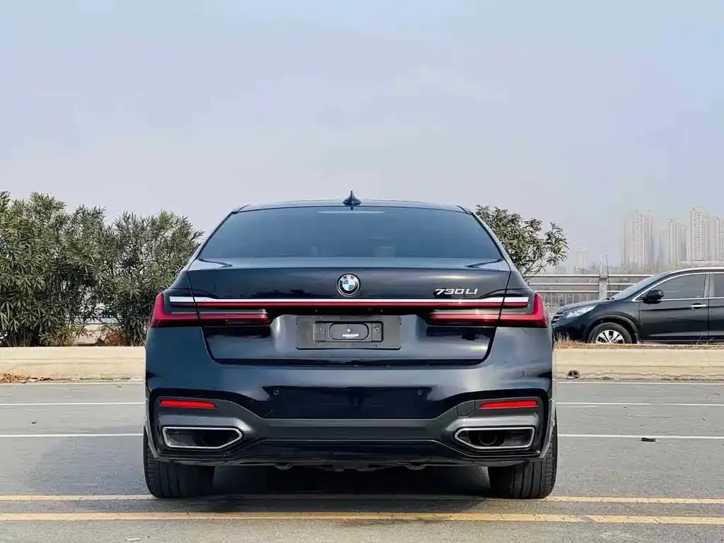 BMW 7 Series — фото 5