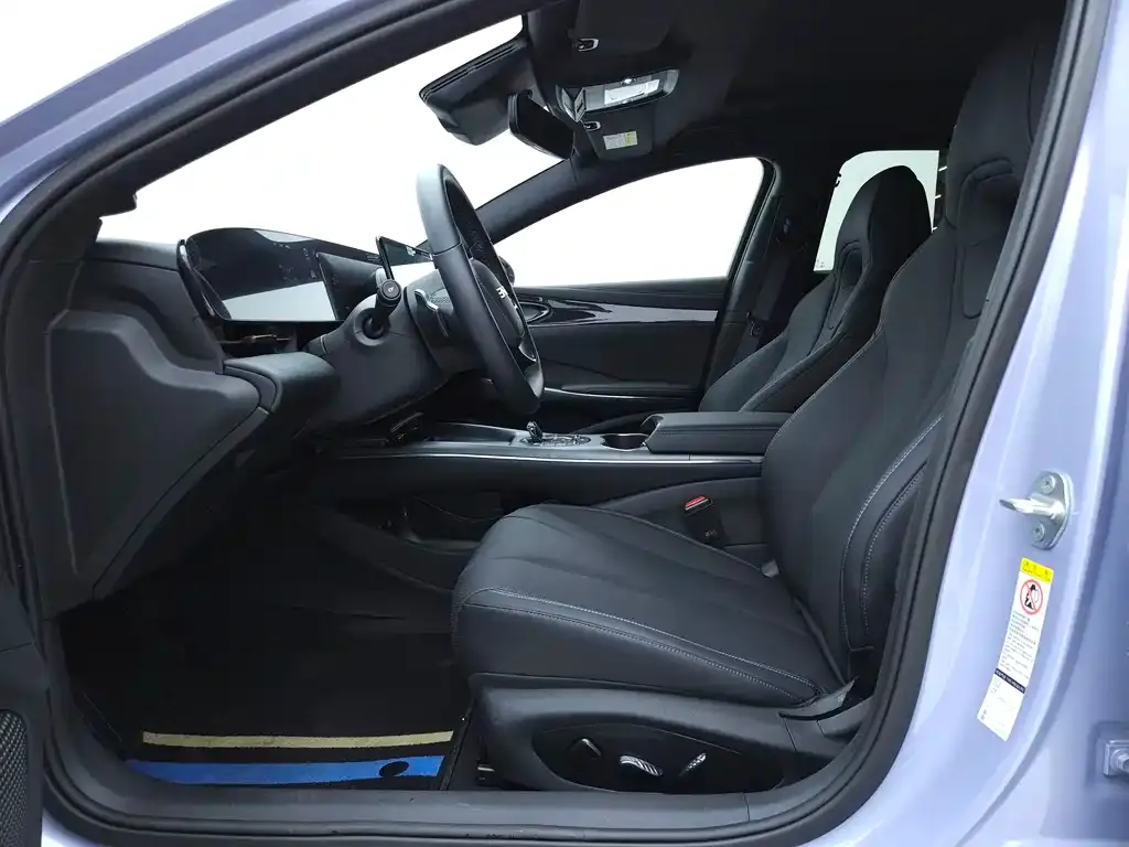 BYD Seal — фото 8