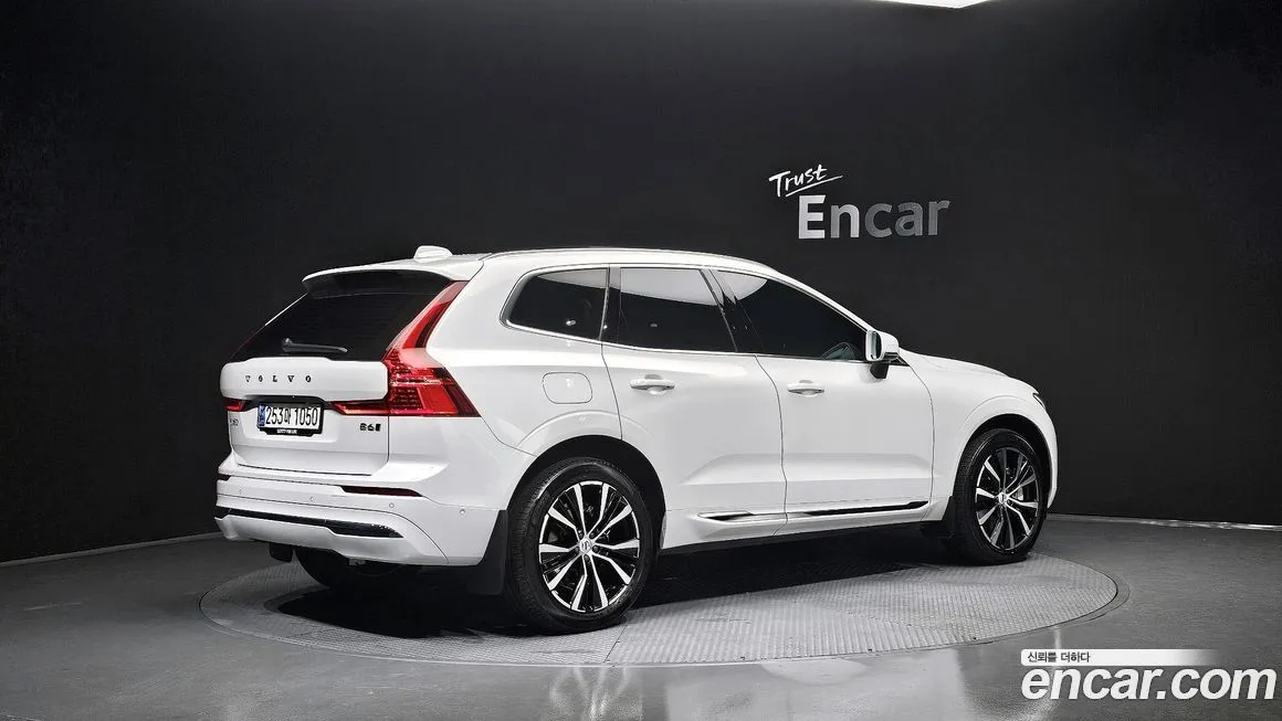 Volvo XC60 — фото 2