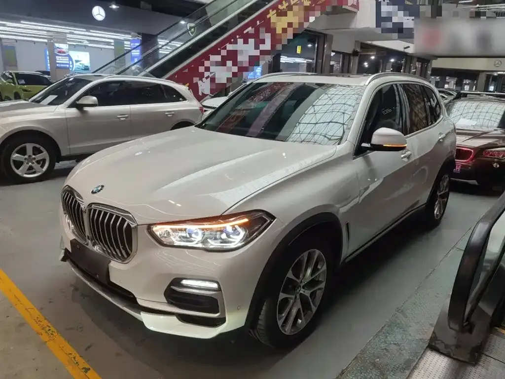 BMW X5 (Import) — фото 1