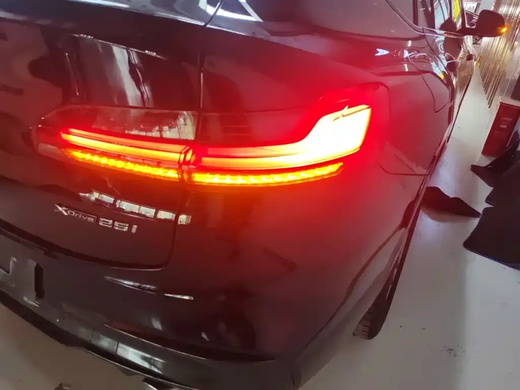 BMW X4 — фото 8