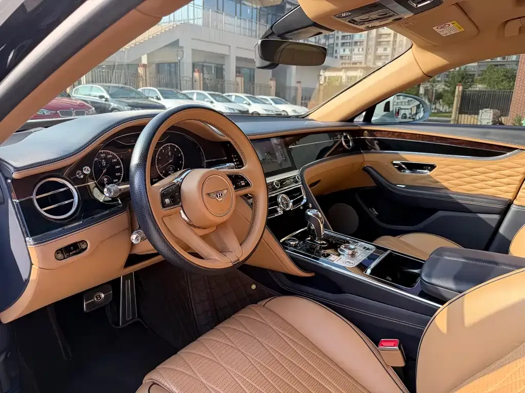 Bentley Flying Spur — фото 7
